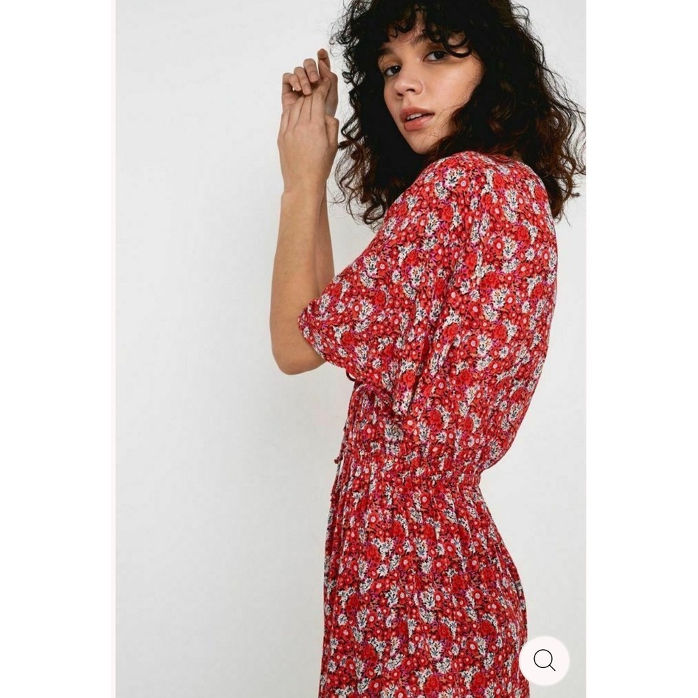 🌺 Urban Outfitters Floral Crinkle Romper 🌺